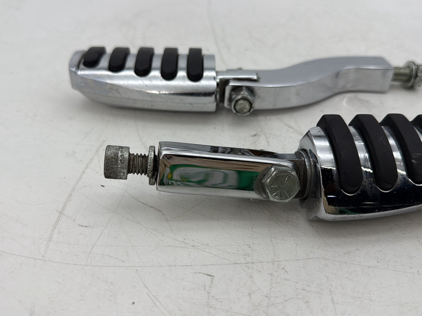 2002 Harley Dyna FXD Super Glide OEM Passenger Left & Right Foot Pegs