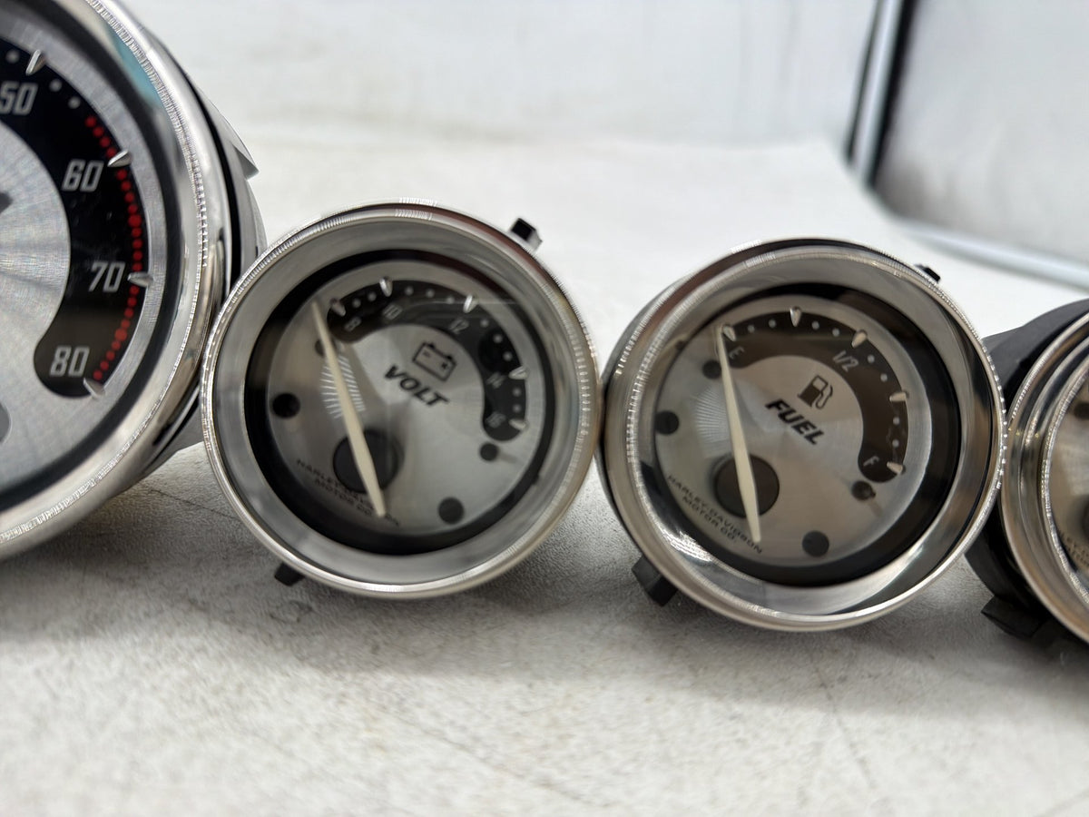 09 Harley Electra Glide Touring CVO Eagle Air Oil Volt Fuel Tacho Speedo Gauges