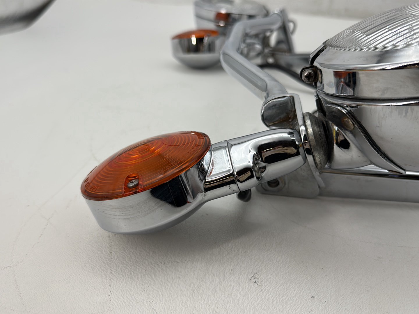1991 Harley Heritage Softail Classic FLSTC OEM Front Turn Signal Indicators Aux Light Bar