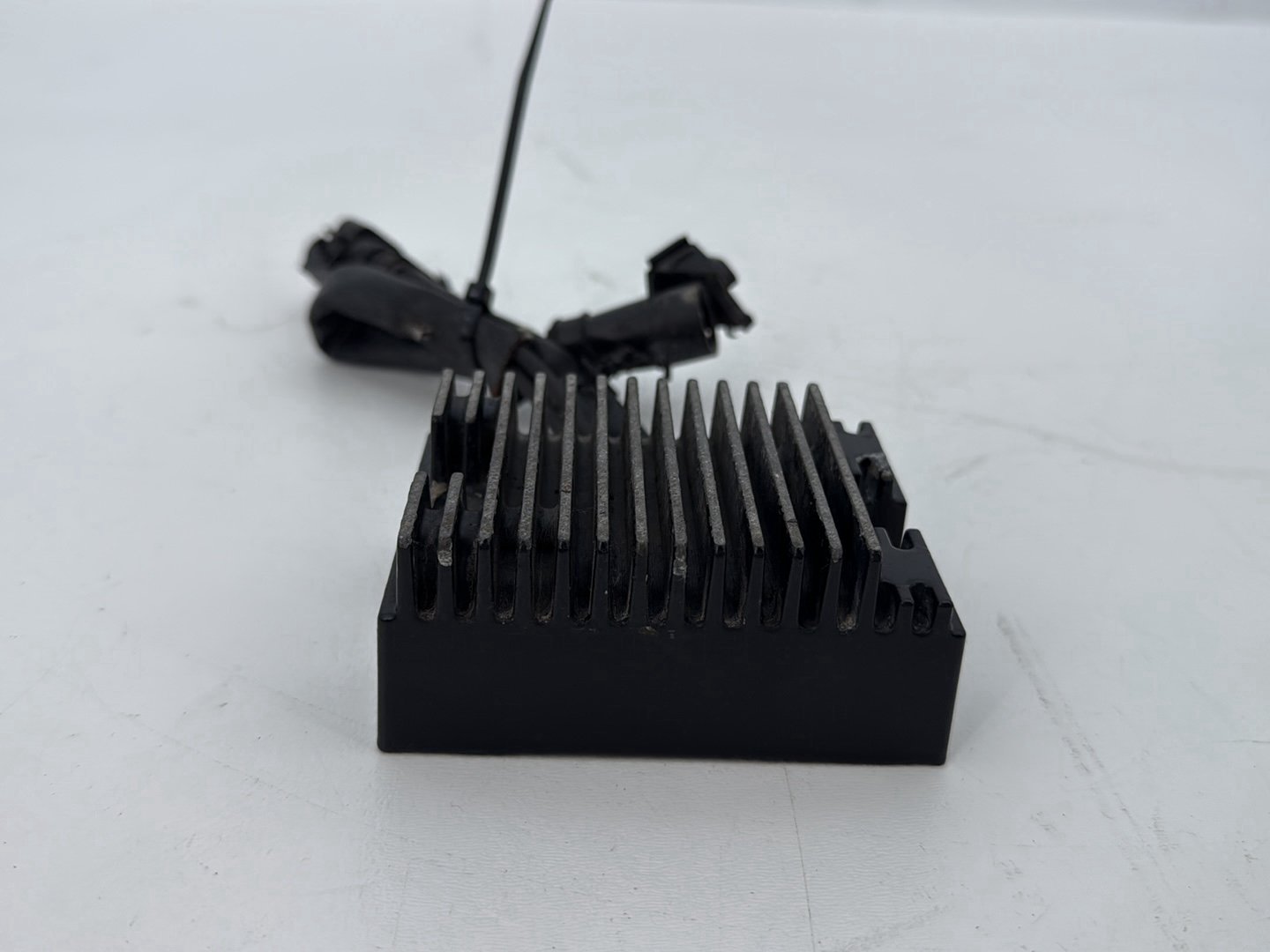 2009 Harley Sportster XL1200C 1200 Custom OEM Voltage Regulator Rectifier