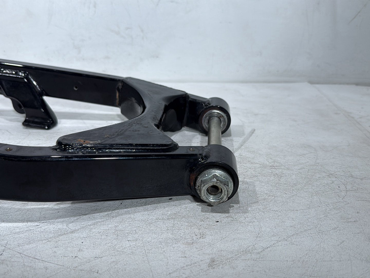 2006 Harley Dyna Super Glide FXDI OEM Rear Fork Swingarm Swing Arm