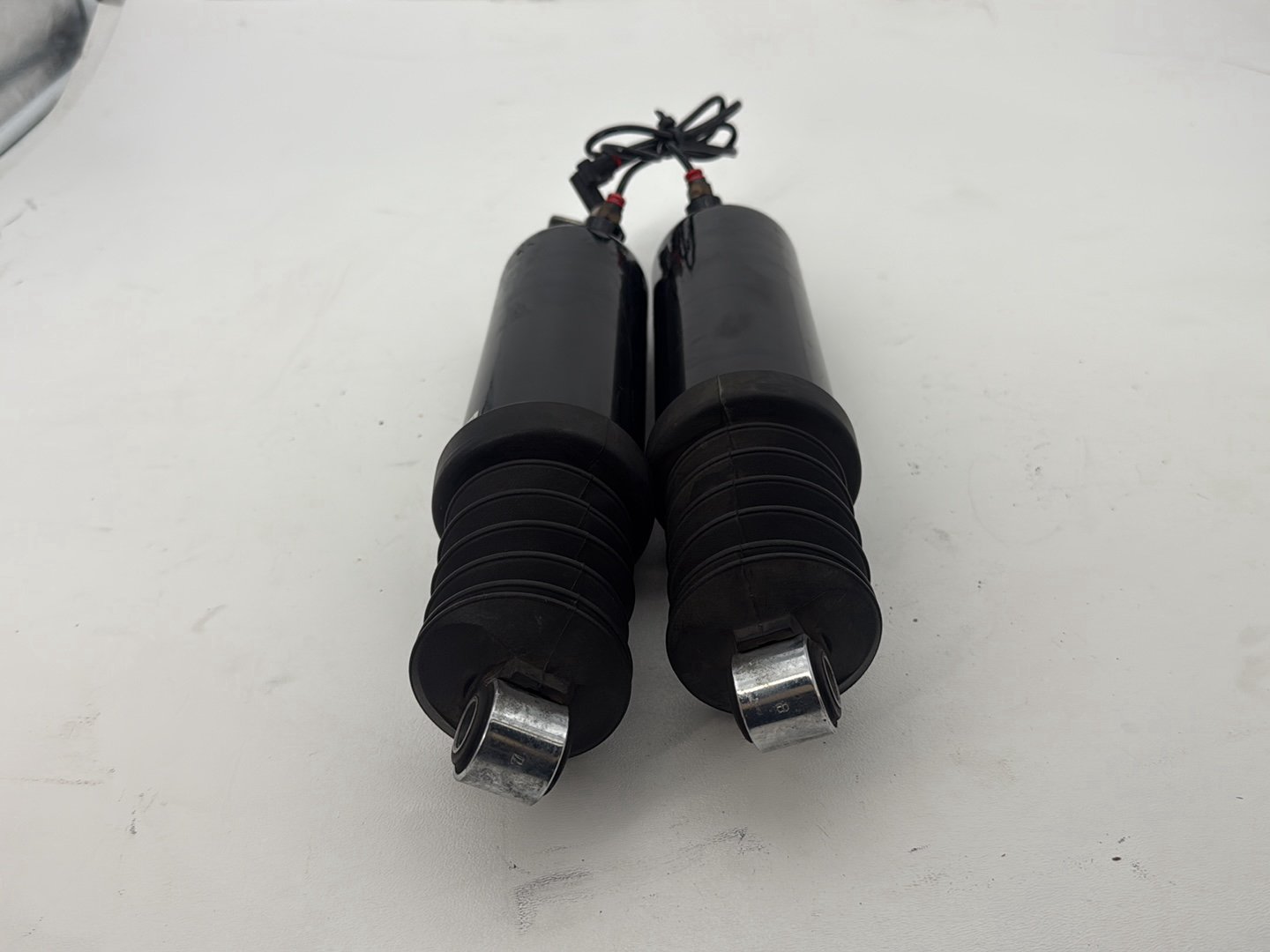 2011 Harley Road King Touring FLHRC Classic OEM Rear Left Right Shock Absorbers