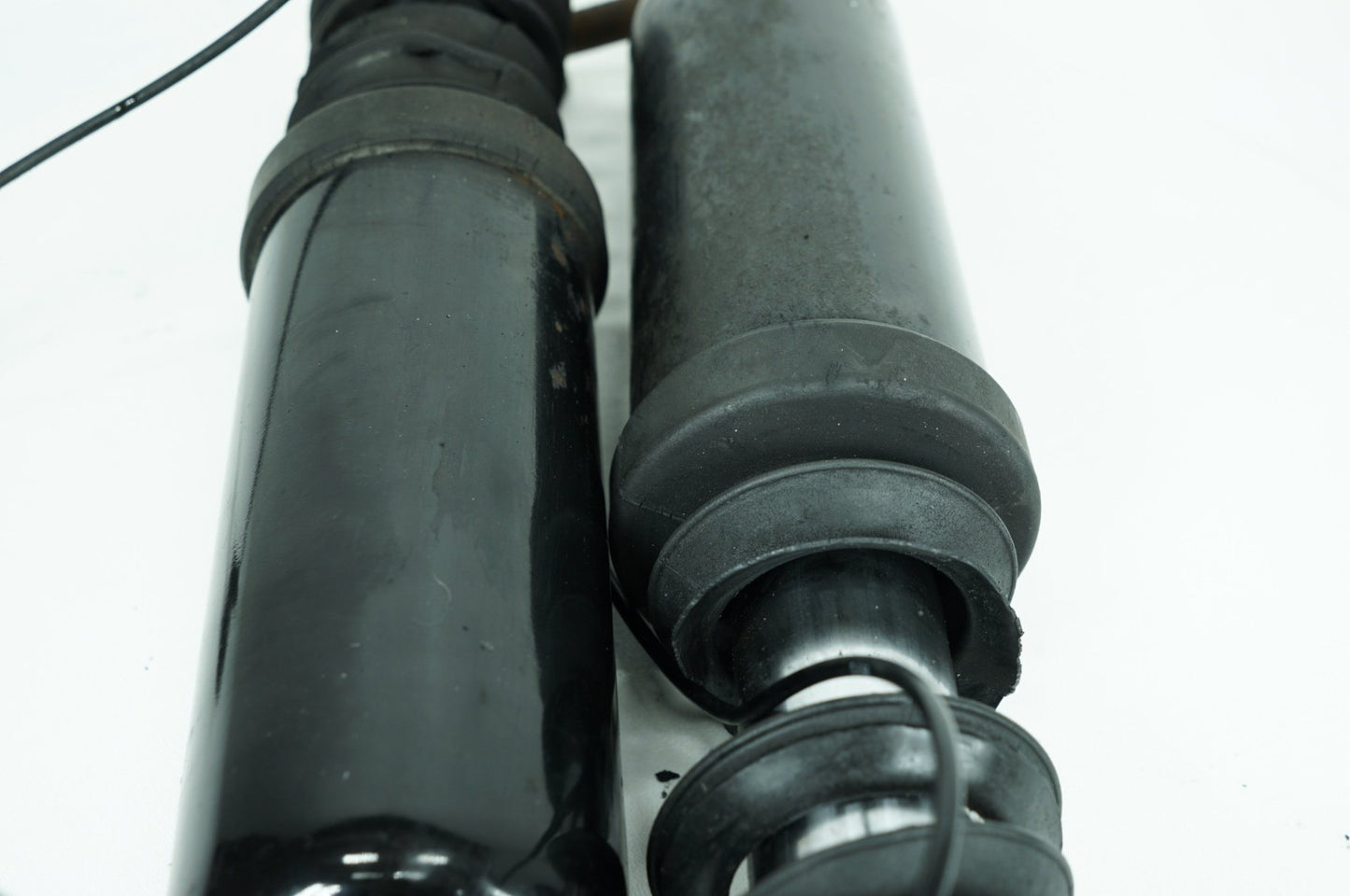 1984 - 1998 Harley-Davidson Touring Electra Glide Classic Rear Left Right Shock Absorbers 54531-92