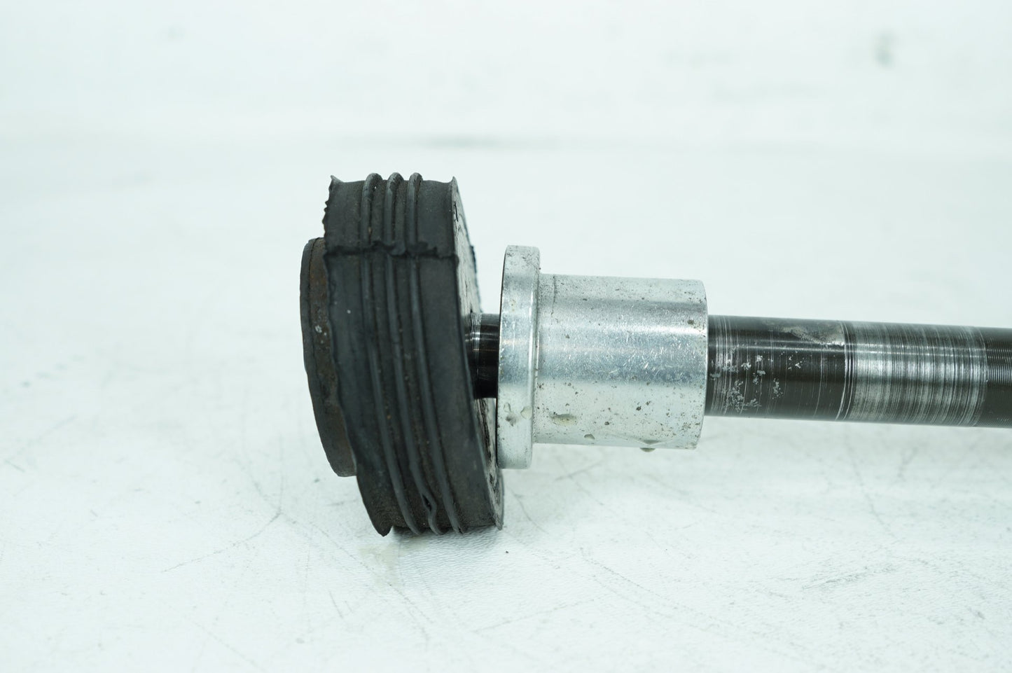 2007 - 2012 Harley-Davidson Touring CVO Electra Screamin Eagle Rear Fork Swingarm Pivot Bolt Shaft 47505-02
