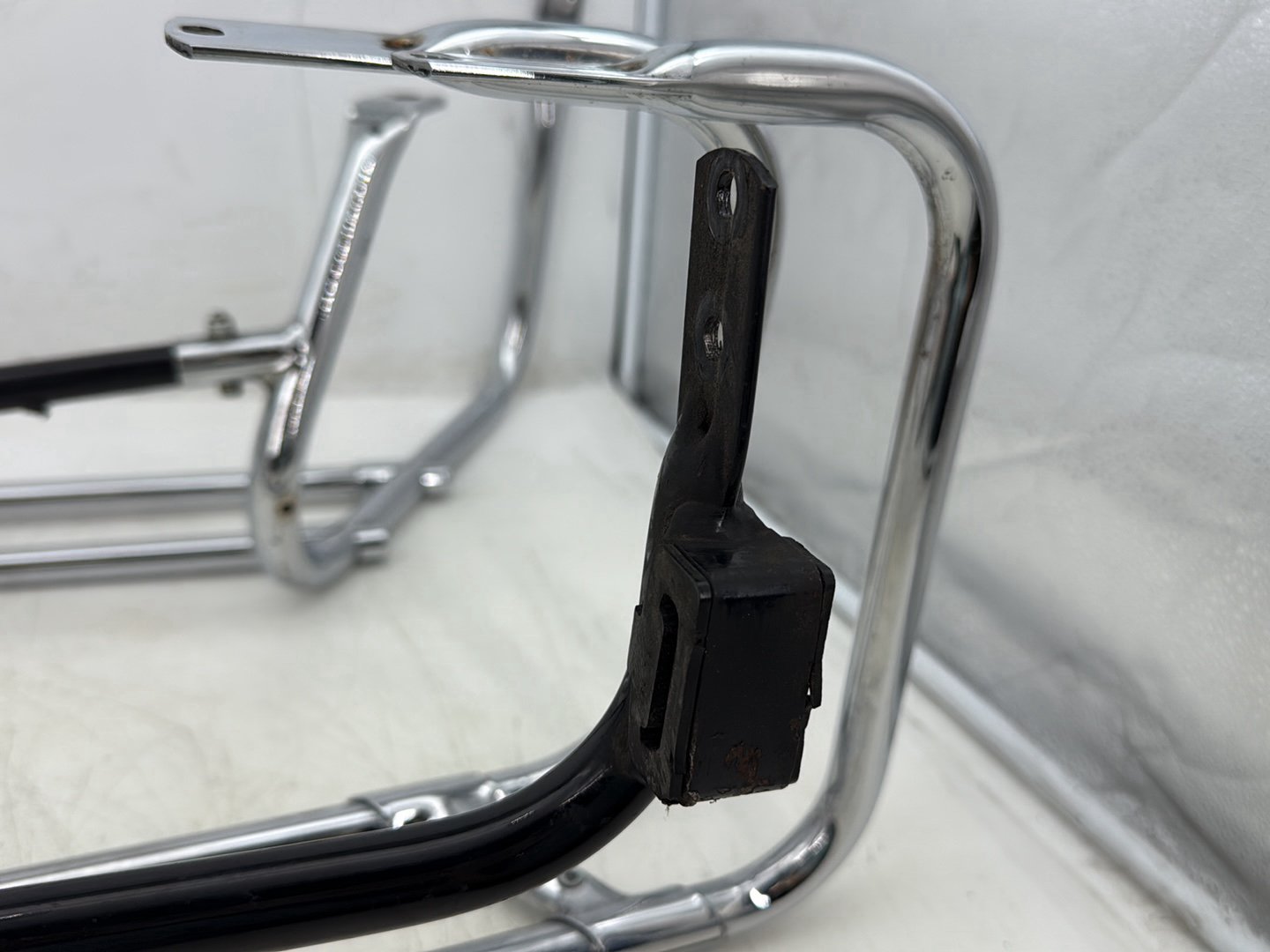 1998 Harley Touring FLHTCUI Electra Glide Ultra OEM Rear Left Right Saddlebag Guard Rails Bar
