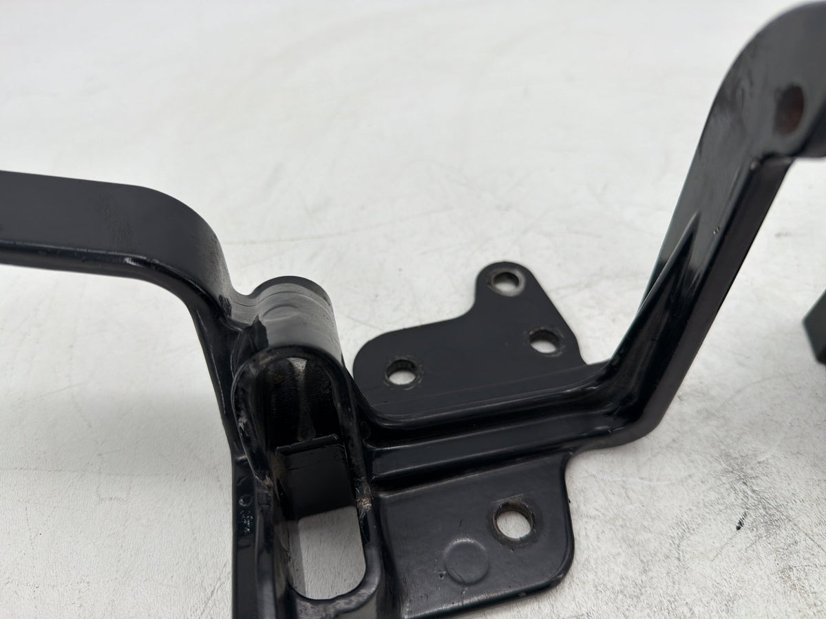 2001 Harley Heritage Softail Classic Left Right Foot Rest Peg Support Bracket