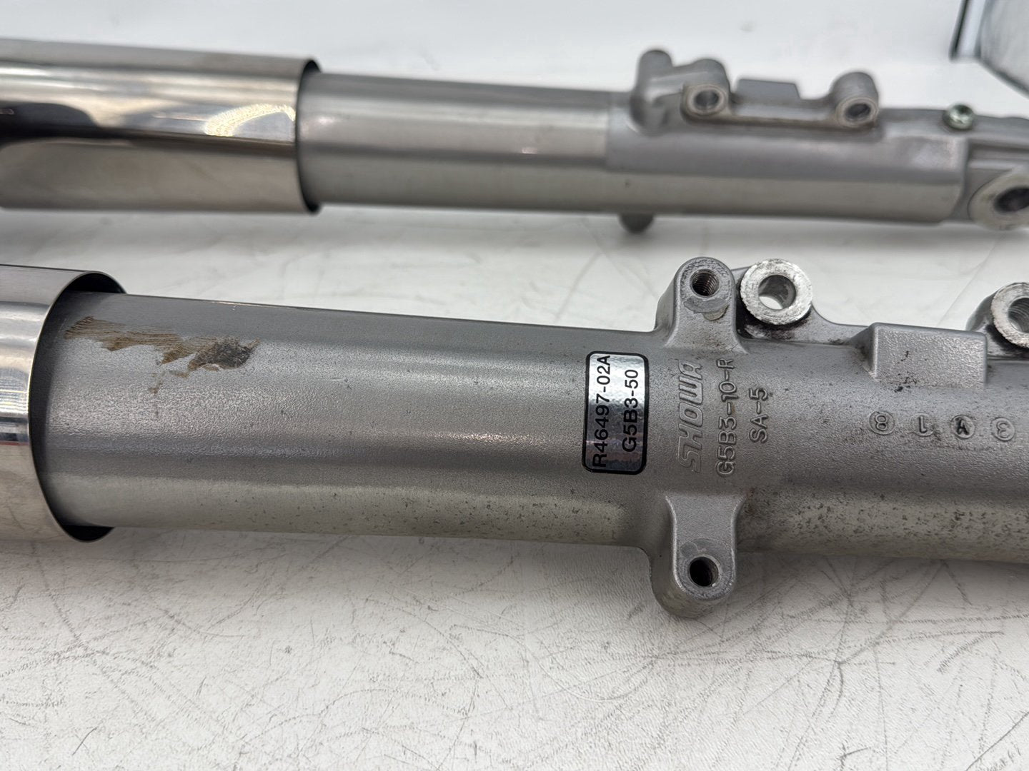2004 Harley Touring FLHT Electra Glide OEM Front Triple Tree Set & LH RH Fork Legs Sliders