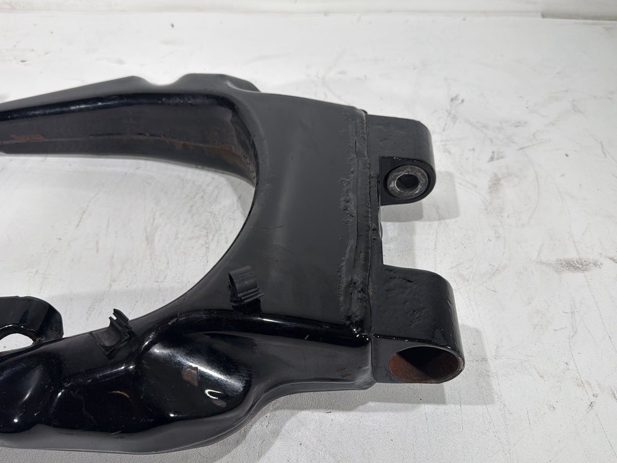 2018 Harley Electra Glide Touring Ultra FLHTCU OEM Rear Fork Swingarm Swing Arm