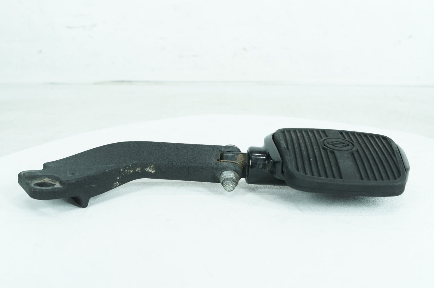 2007 - 2017 Harley-Davidson Dyna Fat Bob Rear Passenger 1 Foot Peg Step Rest 49224-06A