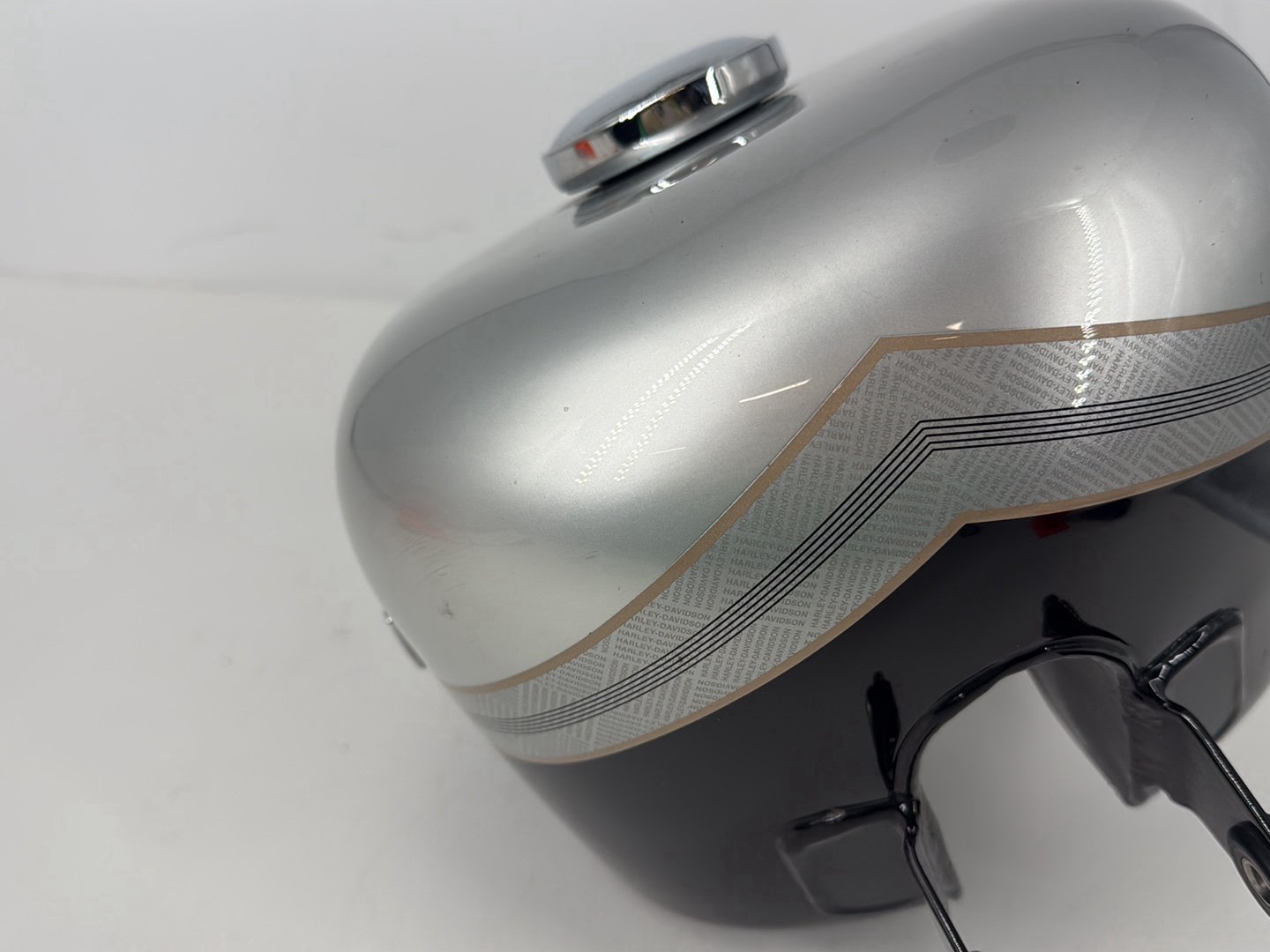 2003 Harley Sportster XL1200C 1200 Custom Anniversary OEM Fuel Gas Tank Gasoline Reservoir