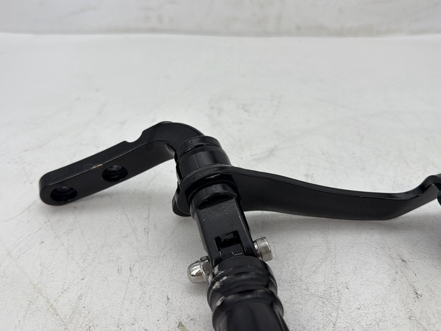 2006 Harley Dyna FXDWGI Wide Glide OEM Right Driver Foot Controls Peg Rest