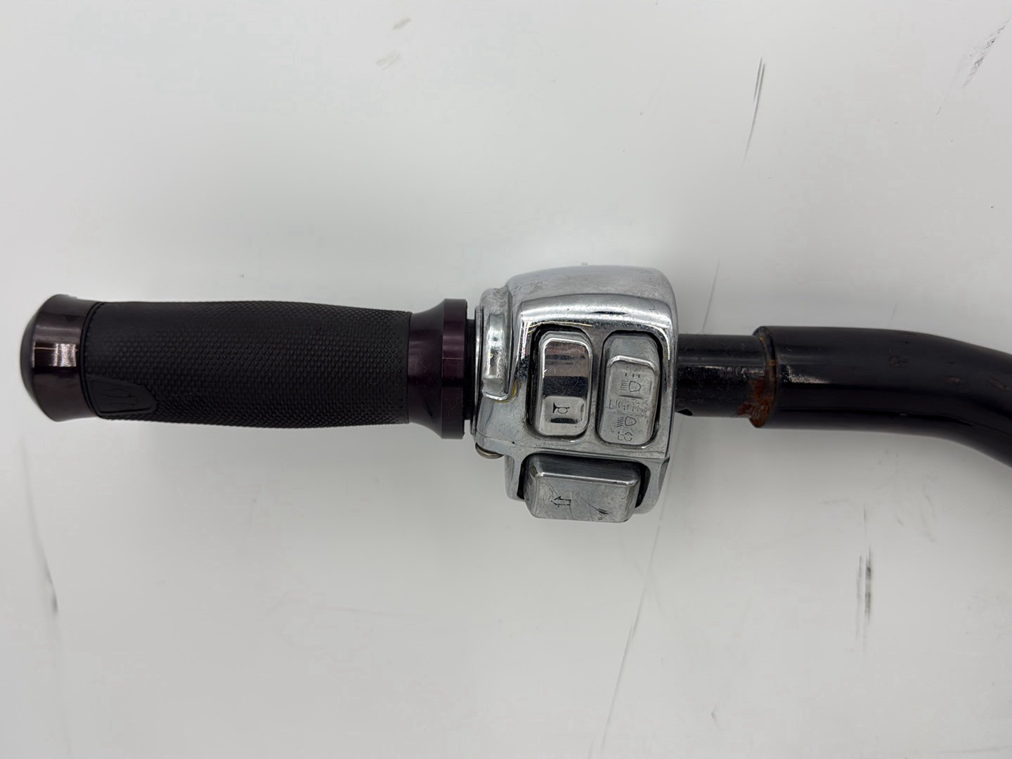 2007 - 2012 Harley-Davidson Dyna Super Glide Handlebars Left Right Switches Controls 71684-06 ,  71683-06