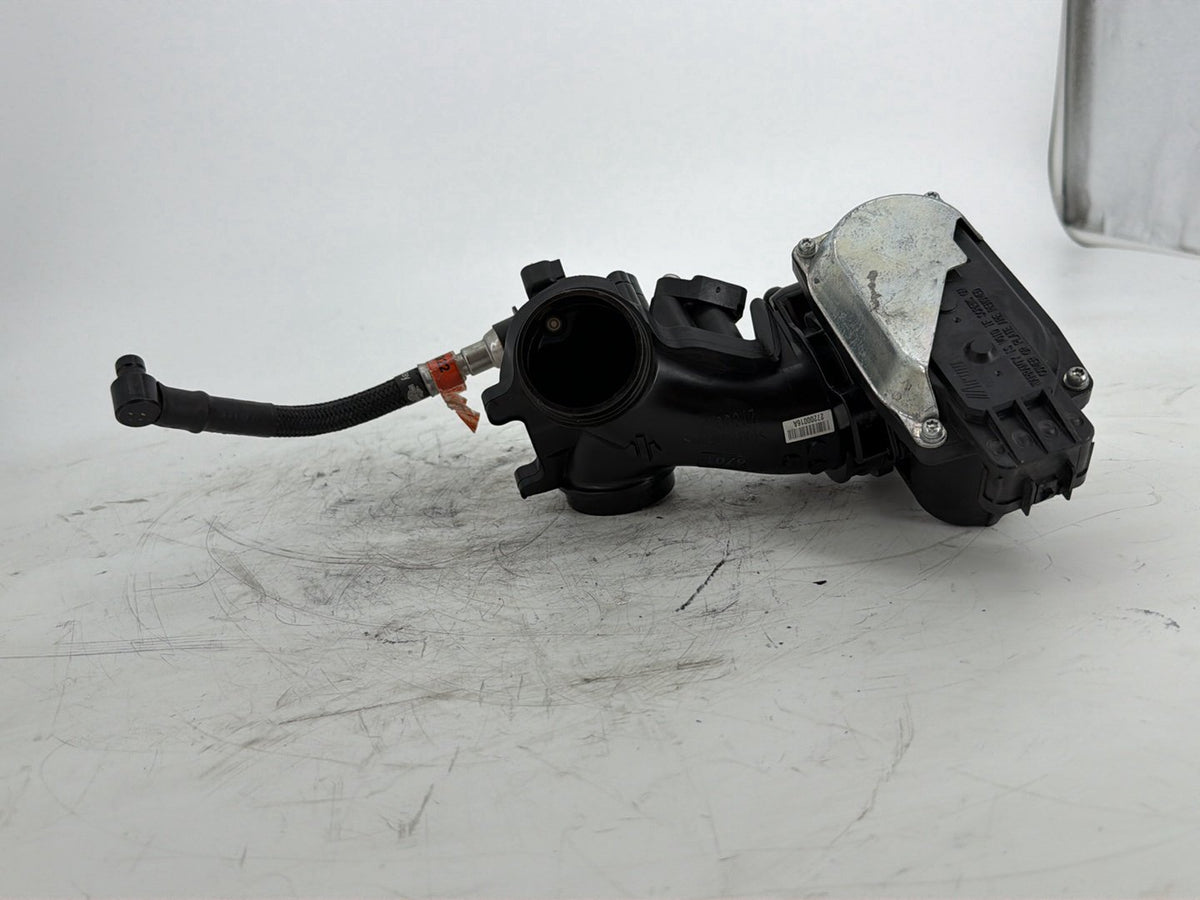 2017 Harley Touring FLHXS Street Glide OEM Engine Intake Manifold Throttle Body