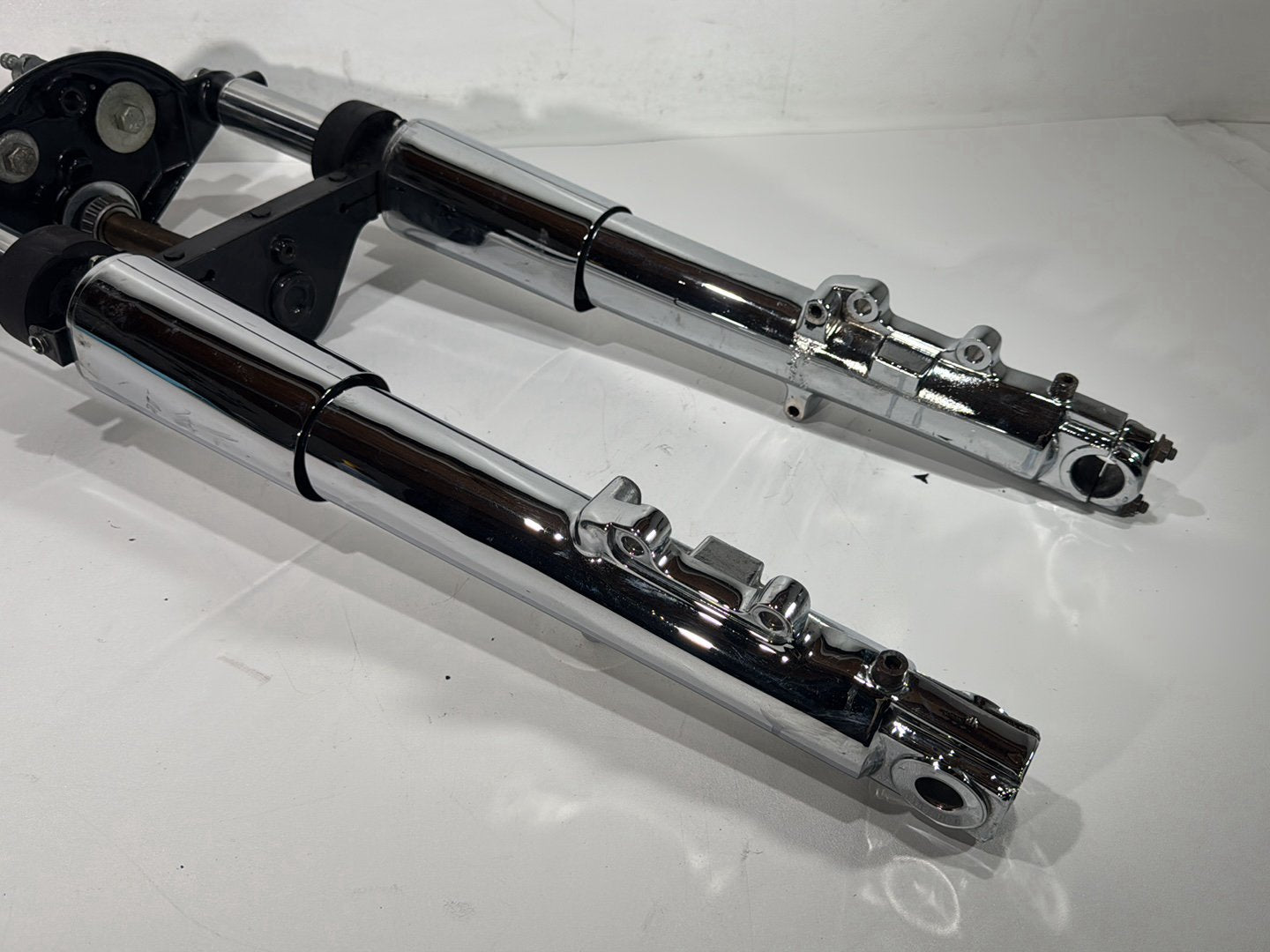2003 Harley Electra Glide Touring Ultra FLHTCUI OEM Front Triple Tree Set & LH RH Fork Legs Sliders