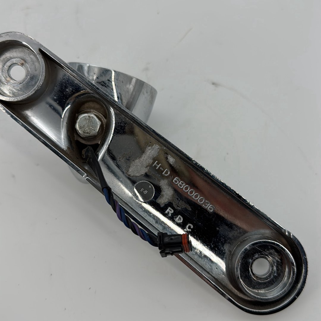 2008 - 2016 Harley-Davidson Touring Street Glide Front Right 1 Turn Signal Indicator 68000036