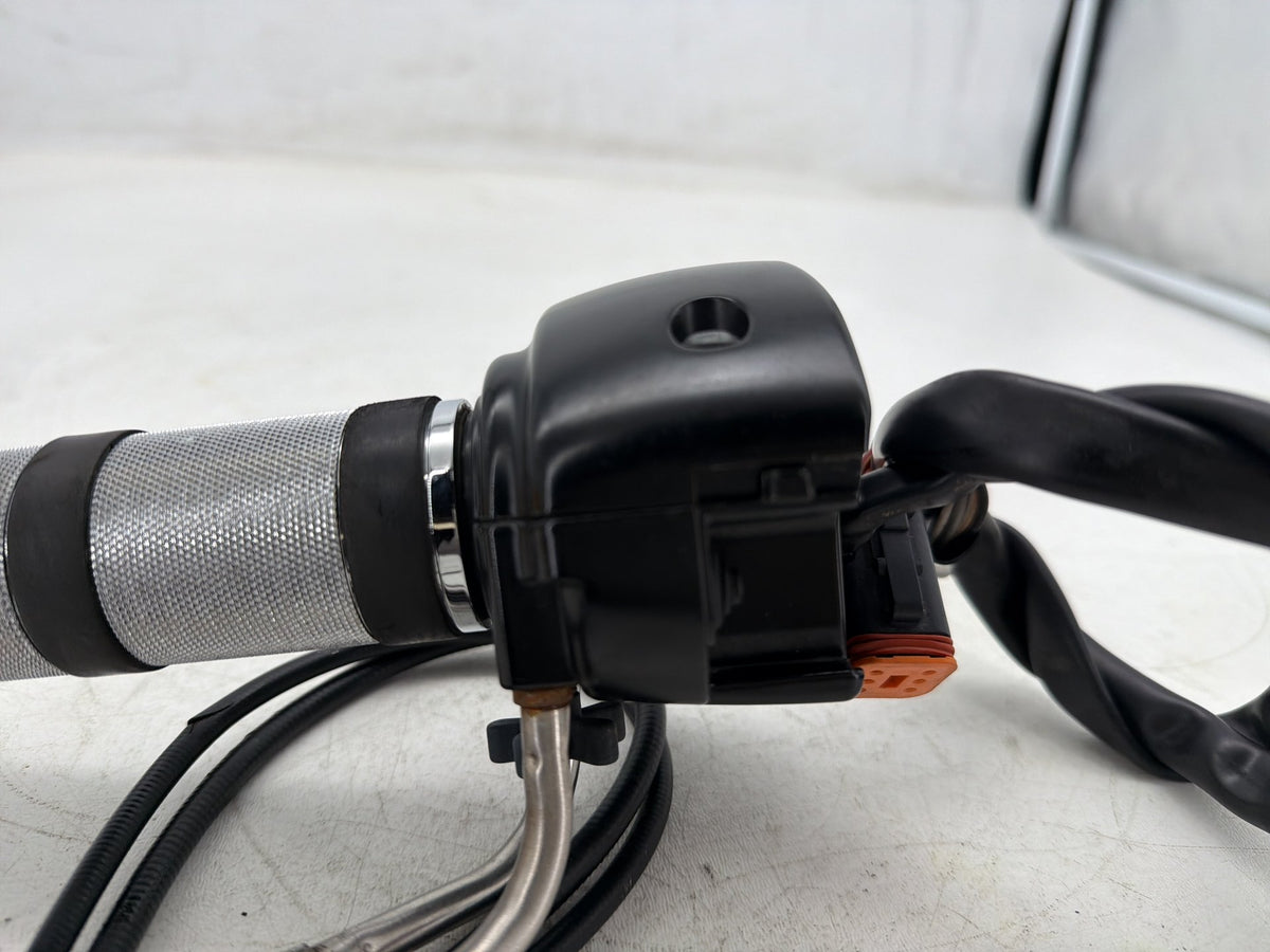 2001 Harley Softail Deuce FXSTD OEM Right Engine Start Kill Switches Controls
