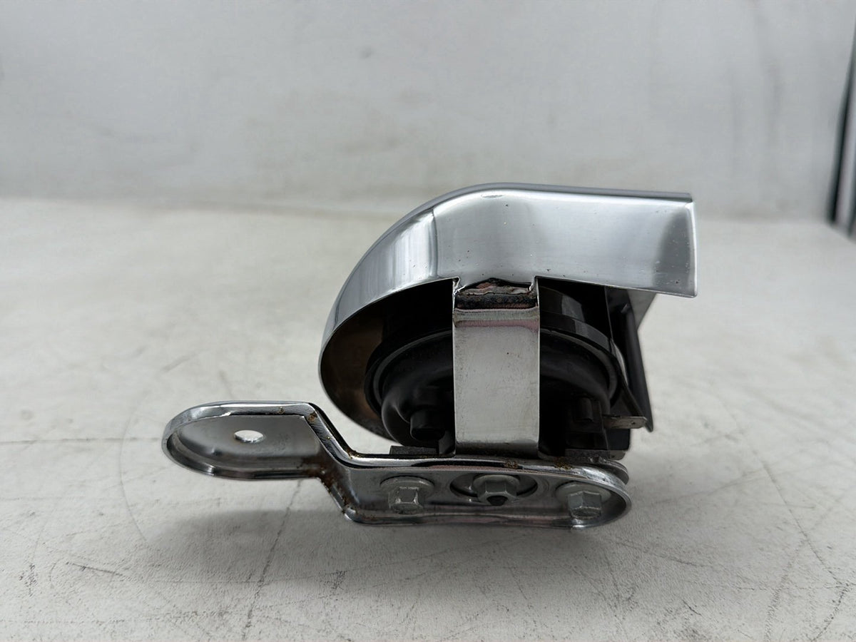 2009 Harley Dyna Street Bob FXDB OEM Horn Signal Klaxon Chrome Cover