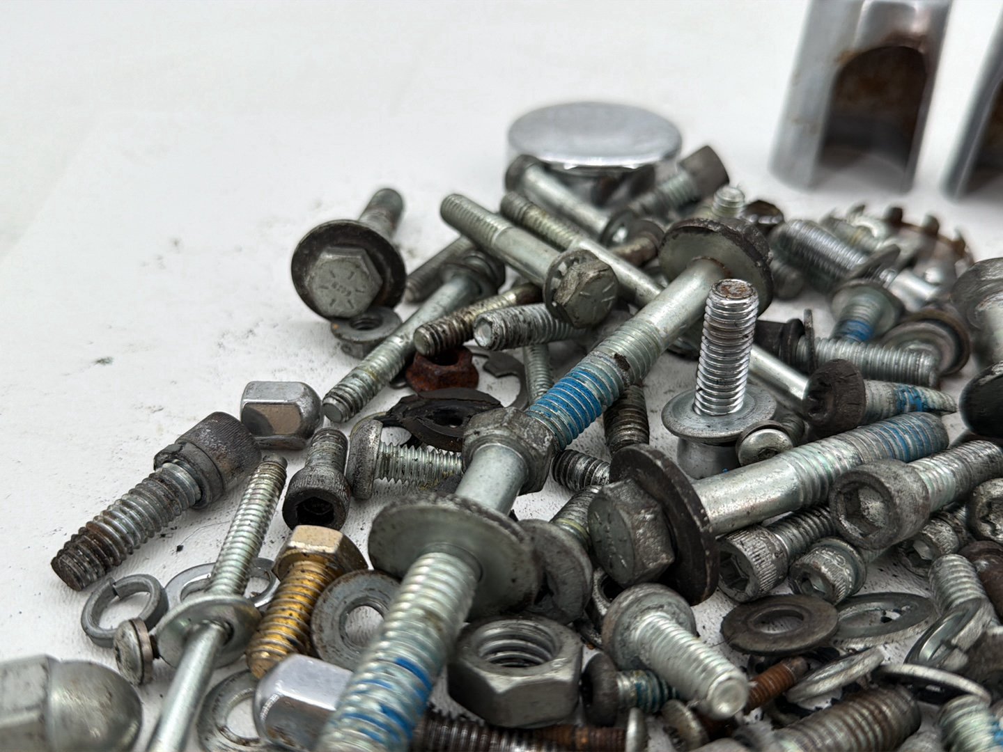 2009 Harley Dyna Street Bob FXDB OEM Hardware Bolts Nuts & Brackets