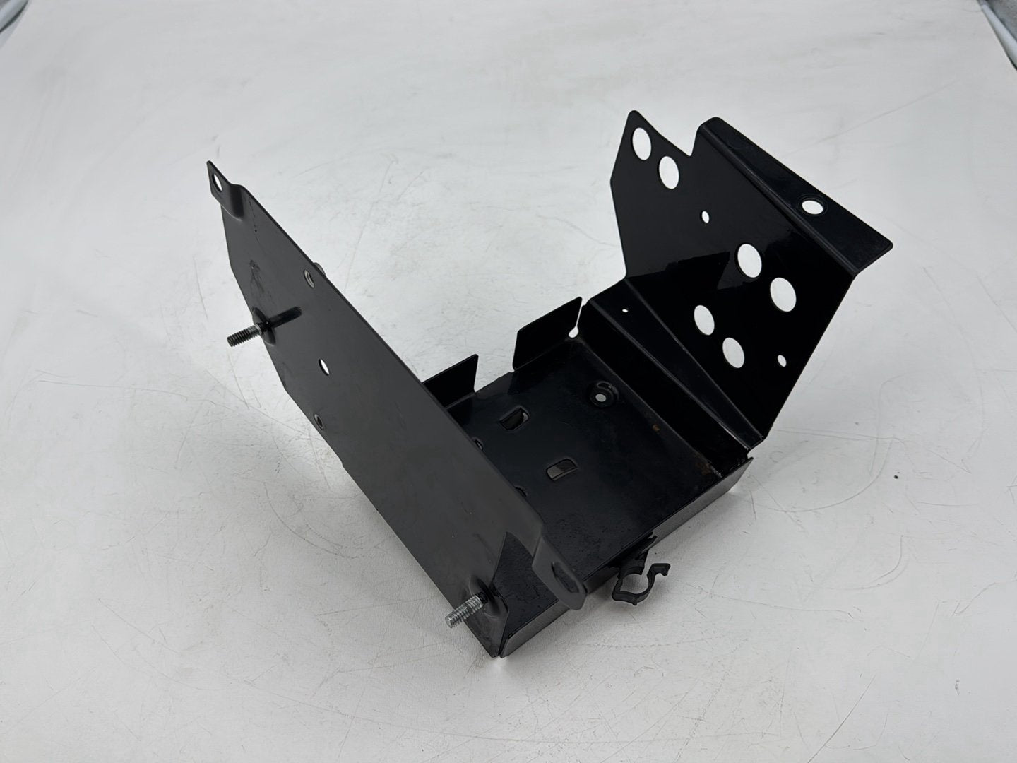 1999 - 2006 Harley-Davidson Touring Electra Glide Classic Battery Tray Bracket Holder Carrier 66281-01