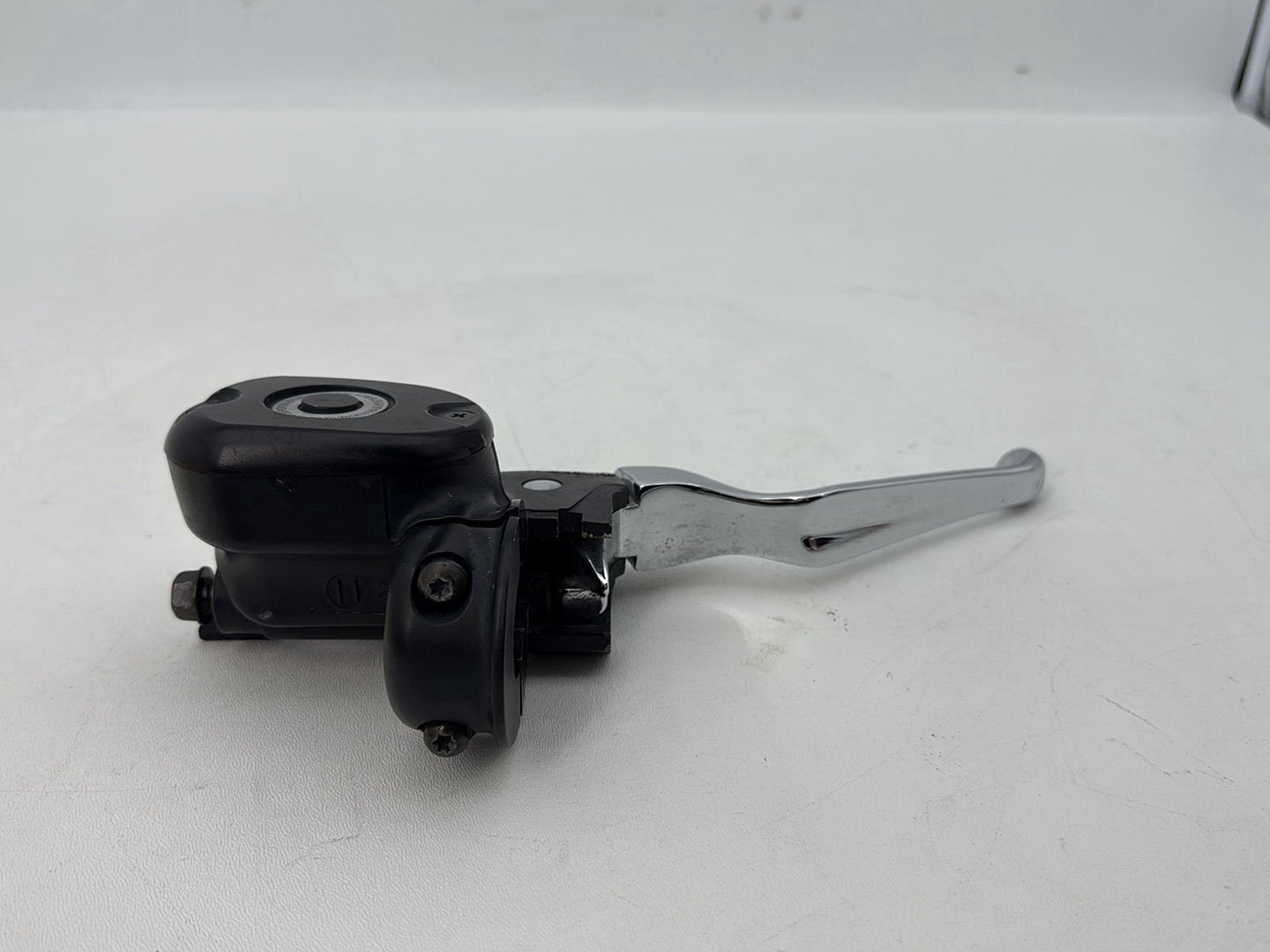 2004 - 2013 Harley-Davidson Sportster 883 Custom Front Right Brake Lever Master Cylinder 45146-07