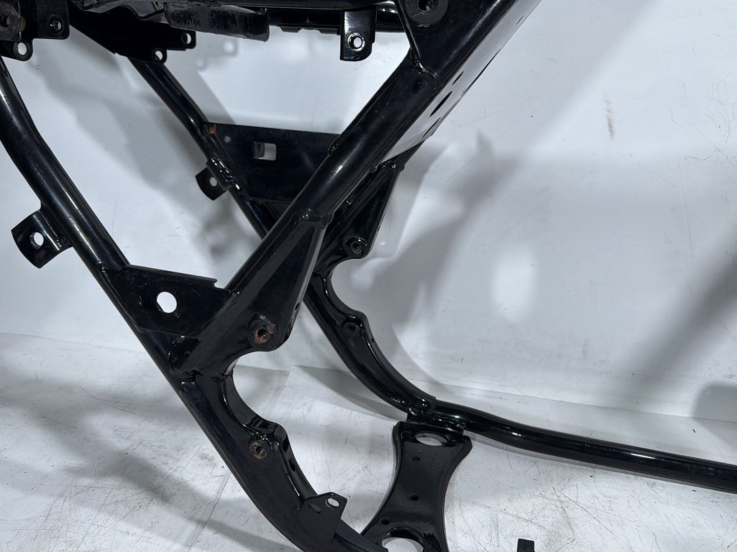 2004 Harley Road King Touring Custom FLHRSI OEM Body Main Frame Chassis CLN CLR
