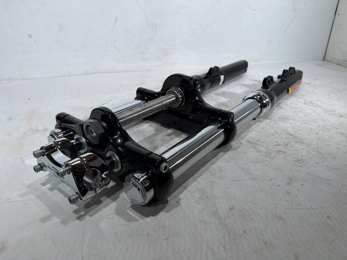 2017 Harley Dyna Street Bob OEM Front Triple Tree Set & LH RH Fork Legs Sliders