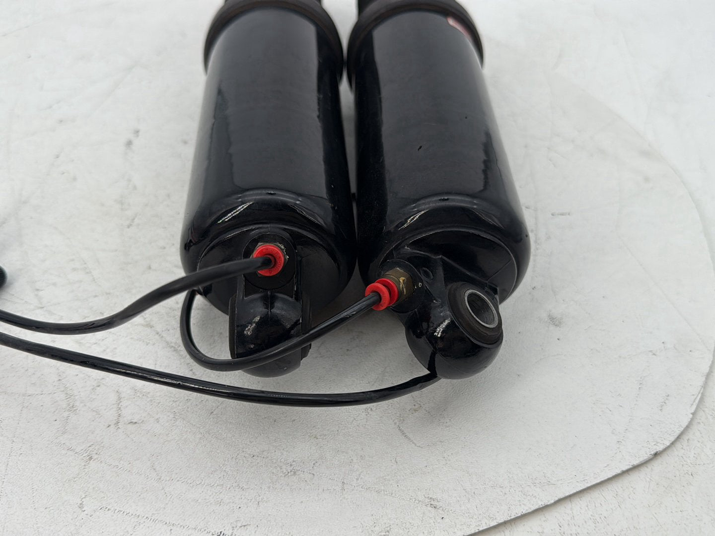 2008 - 2016 Harley-Davidson Touring Electra Glide Ultra Rear Left Right Shock Absorbers 54565-09