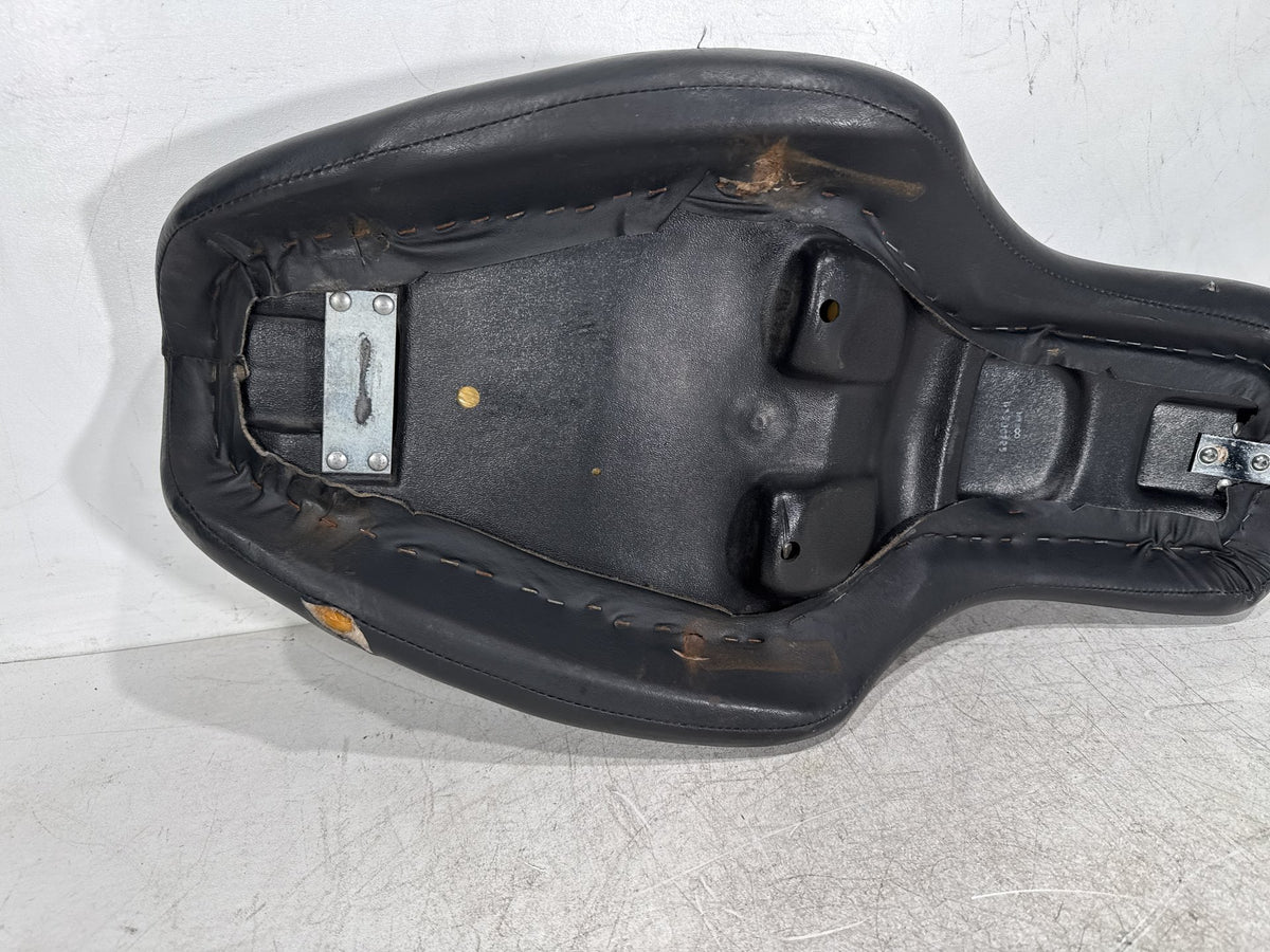 00 Harley Sportster 1200 Custom XL1200C Passenger Rider Driver Seat Saddle Torn