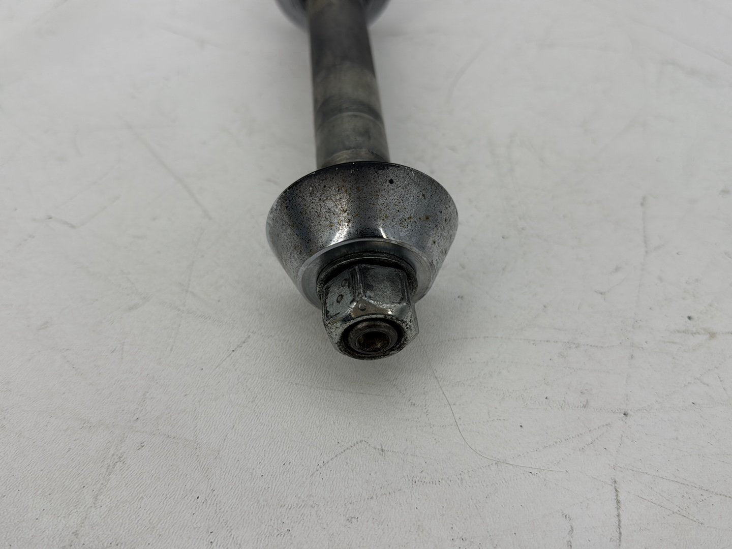 2007 - 2012 Harley-Davidson Dyna Super Glide Front Wheel Axle Bolt Shaft 41628-08