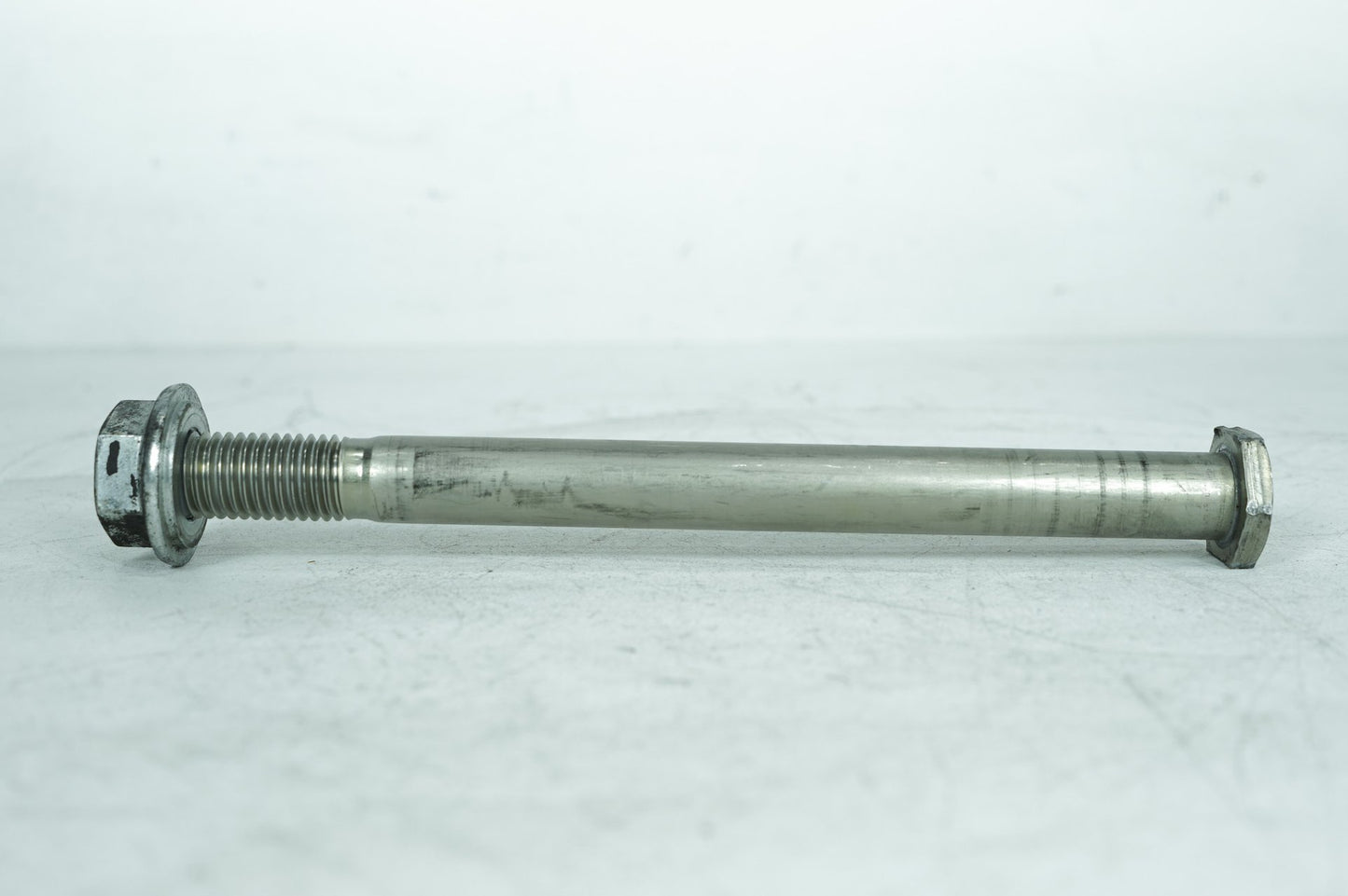 2007 - 2017 Harley-Davidson Dyna Low Rider Rear Fork Swingarm Pivot Bolt Shaft 47641-06