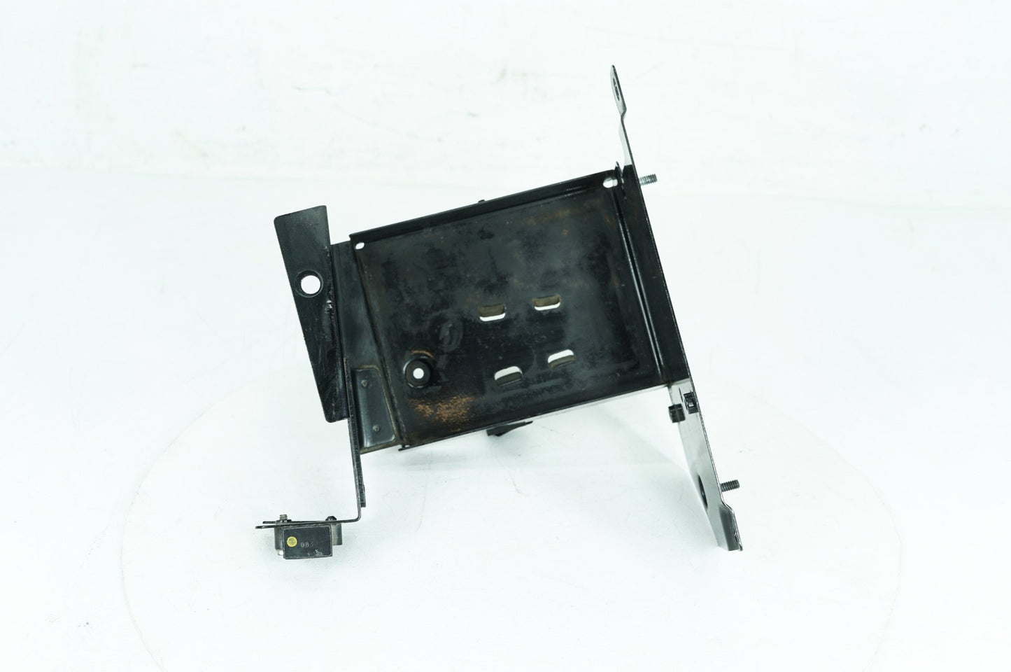 2000 Harley Touring FLHTCUI Electra Glide Ultra OEM Battery Tray Bracket Holder Carrier