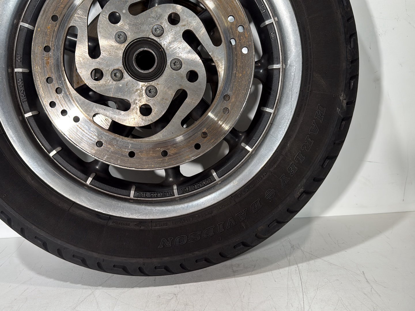 1999 - 2006 Harley-Davidson Touring Road King Police Front Wheel Rim Tire MT90B16 72H, Dunlop, 16"