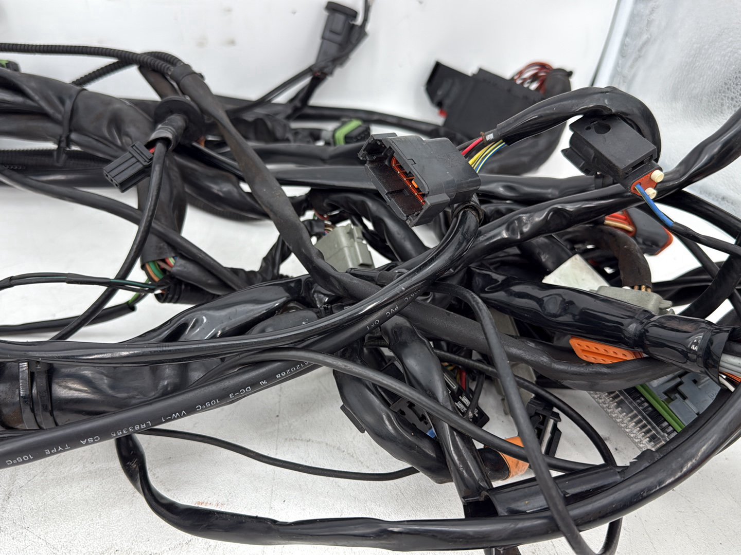 1999 - 2006 Harley-Davidson Touring Electra Glide Ultra Main Wire Wiring Harness Loom 70985-04