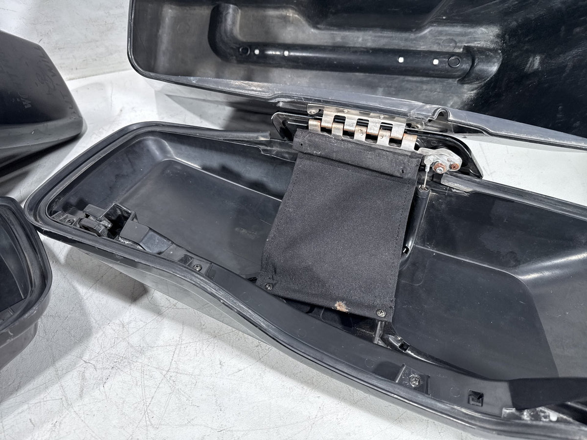 11 Harley Street Glide Touring FLHX-103 OEM Left Right Saddlebags Luggage NOKey