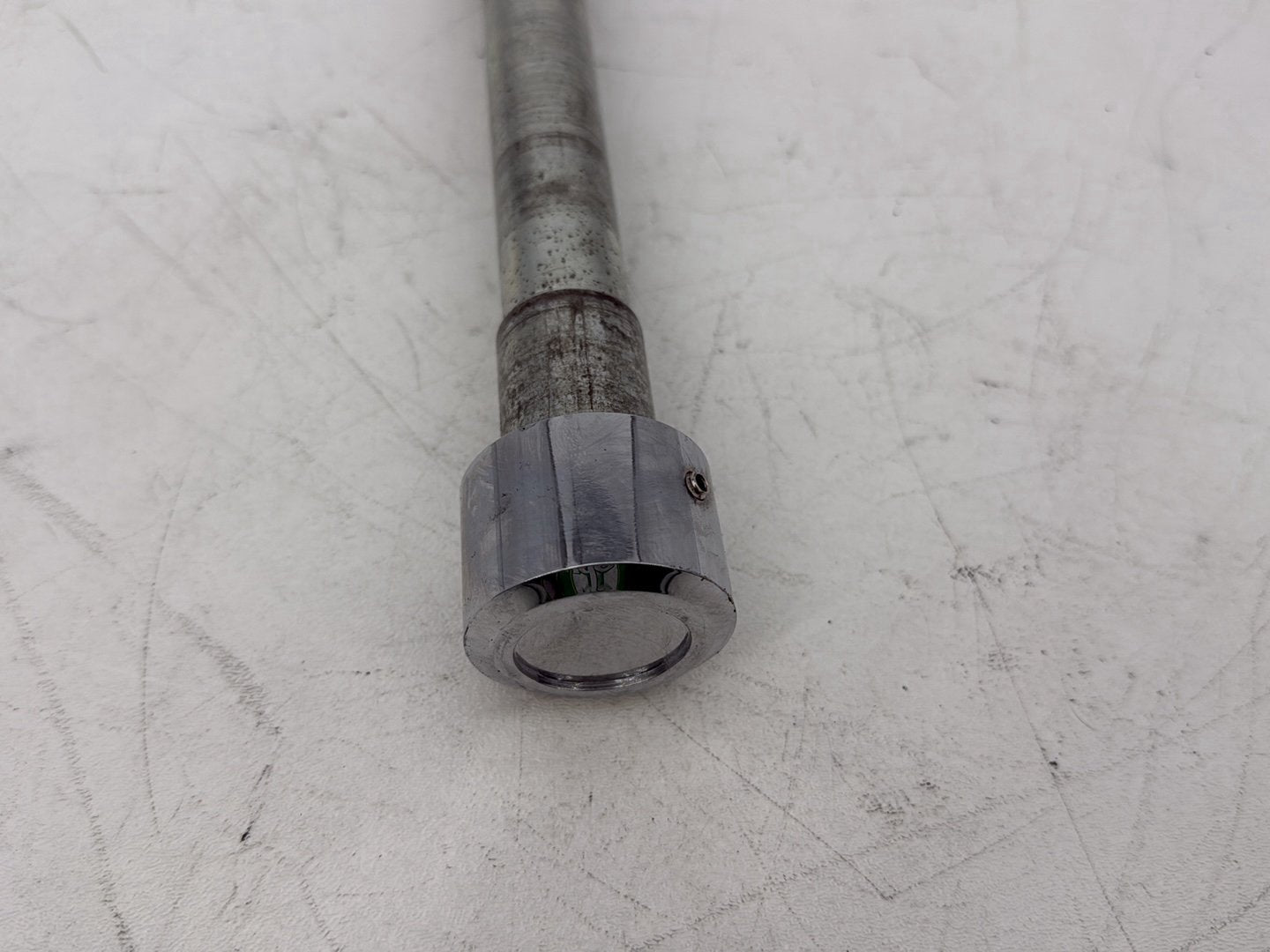 2007 - 2012 Harley-Davidson Touring Electra Glide Ultra Front Wheel Axle Bolt Shaft 	41547-07A
