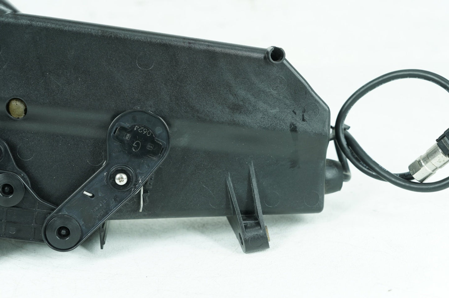 2008 - 2016 Harley-Davidson Touring Electra Glide Ultra Storage Media Compartment Glove Box 76000117