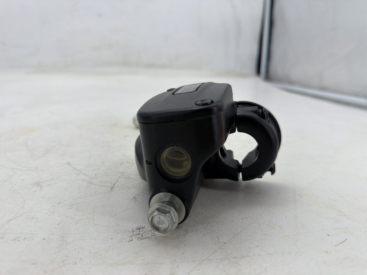 2020 Harley Softail Standard FXST OEM Front Right Brake Lever Master Cylinder