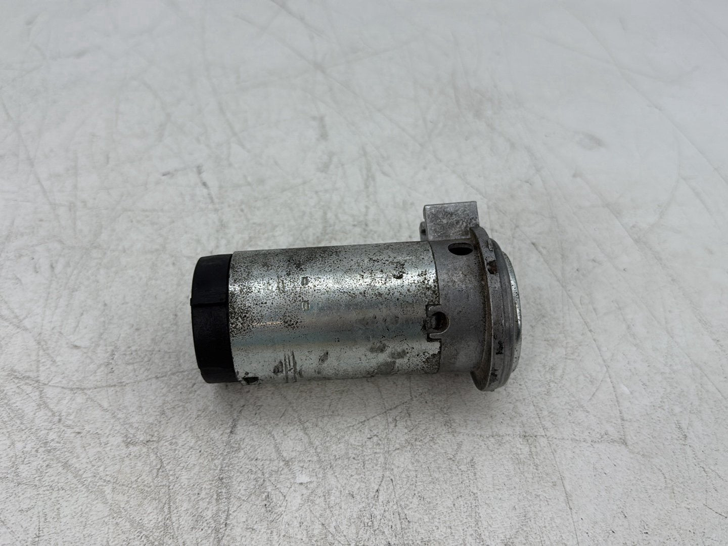 2005 Harley Electra Glide Touring Ultra FLHTCUI OEM EVAP Vapor Charcoal Fuel Emission Canister