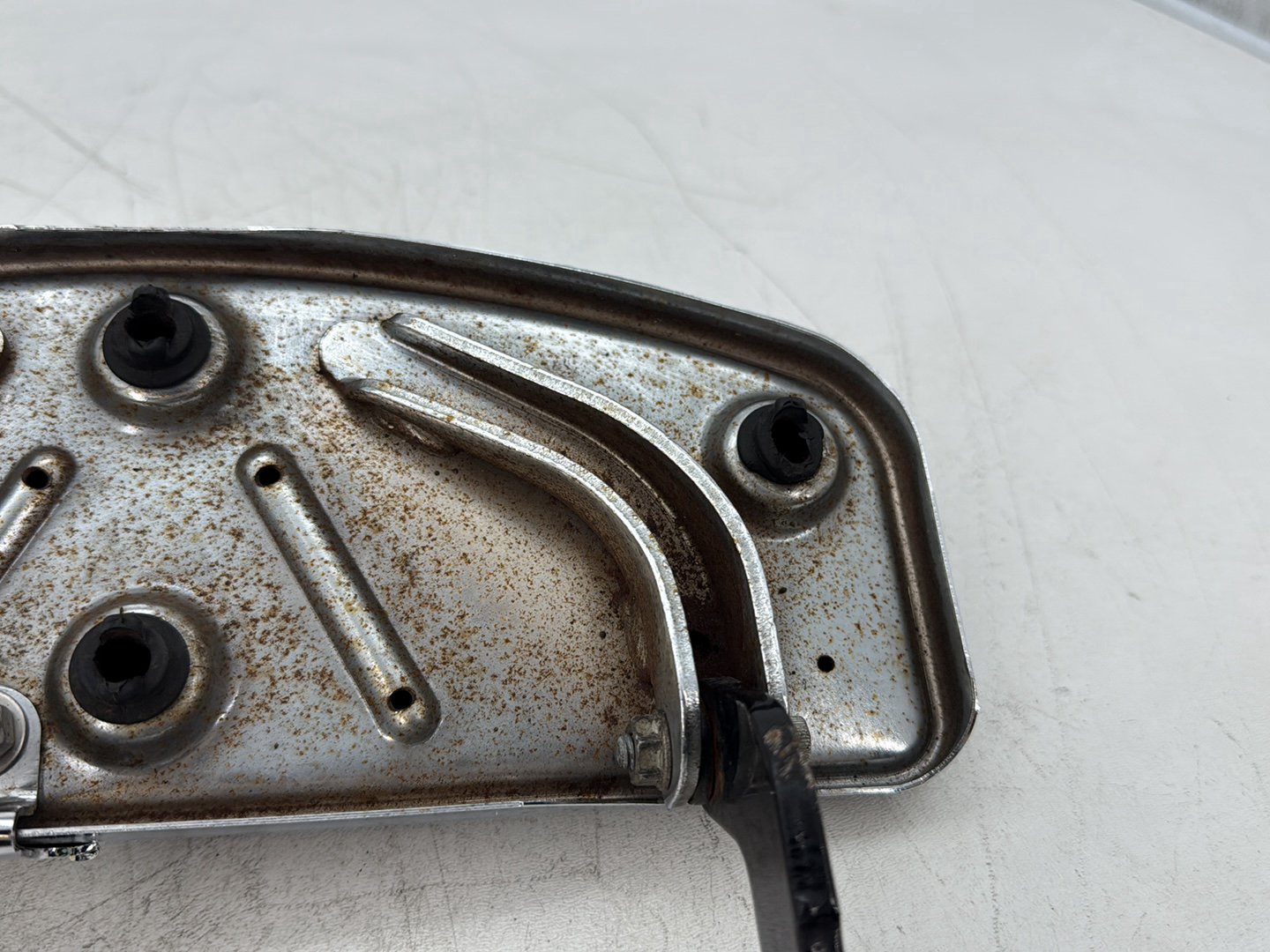 2005 Harley Electra Glide Touring Ultra FLHTCUI OEM Right Driver 1 Floorboard Foot Rest