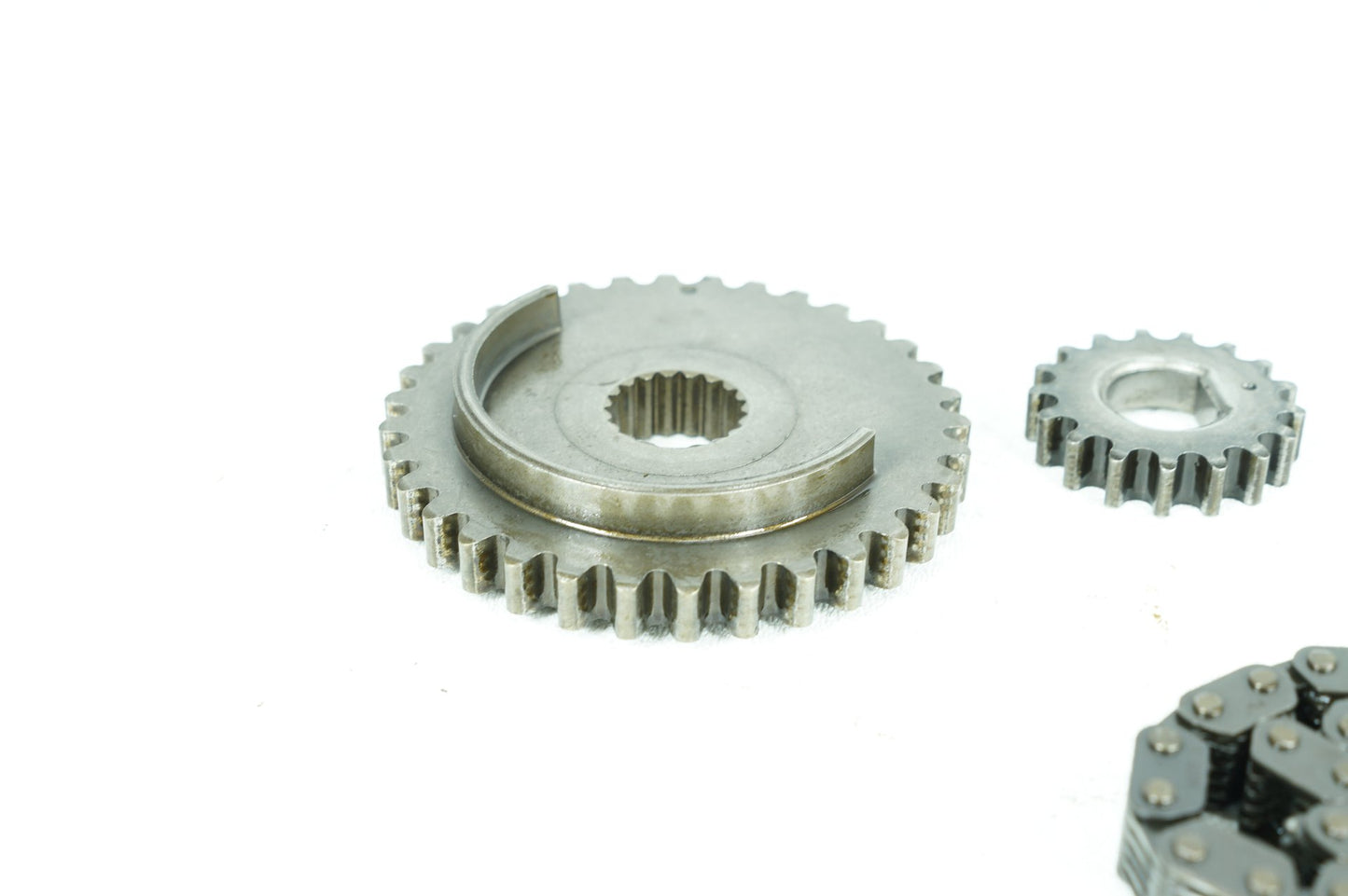 2000 - 2006 Harley-Davidson Softail Deuce Engine Motor Lower Timing Chain Guide  	25610-99