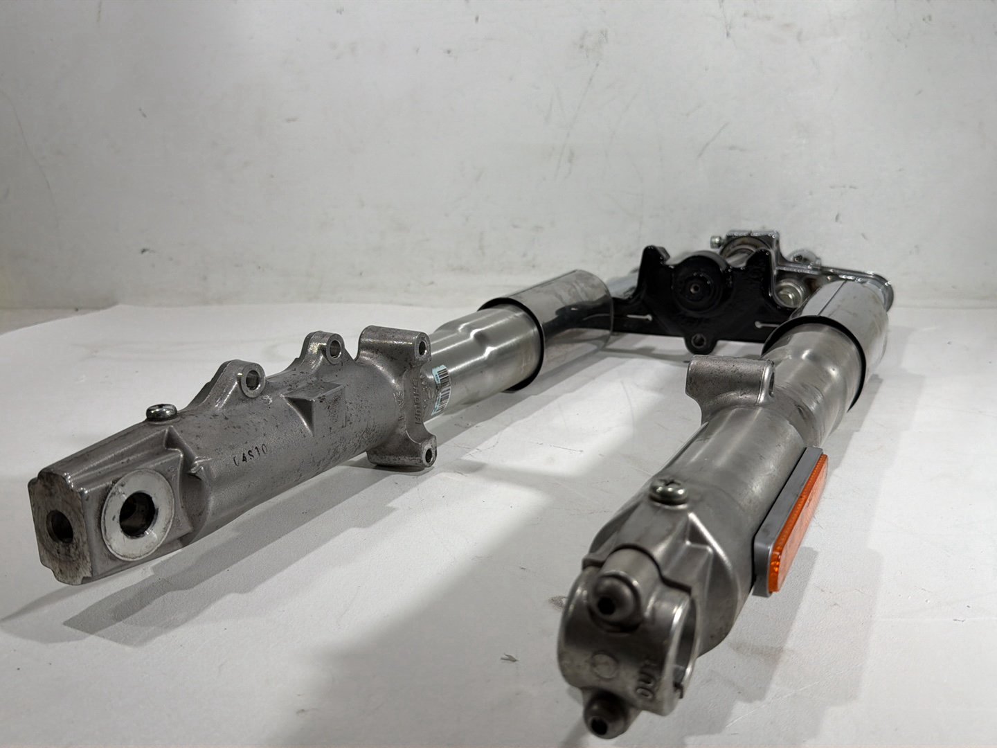 2011 Harley Heritage Softail Classic FLSTC OEM Front Triple Tree Set & LH RH Fork Legs Sliders