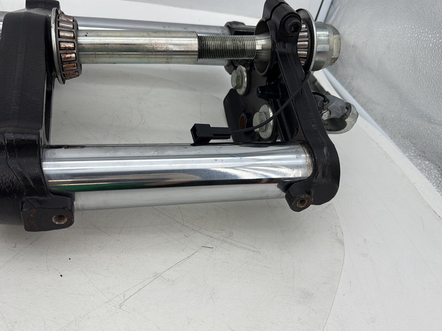 2014 Harley Street Glide Touring Front Triple Tree Set &amp; LH RH Fork Legs Sliders