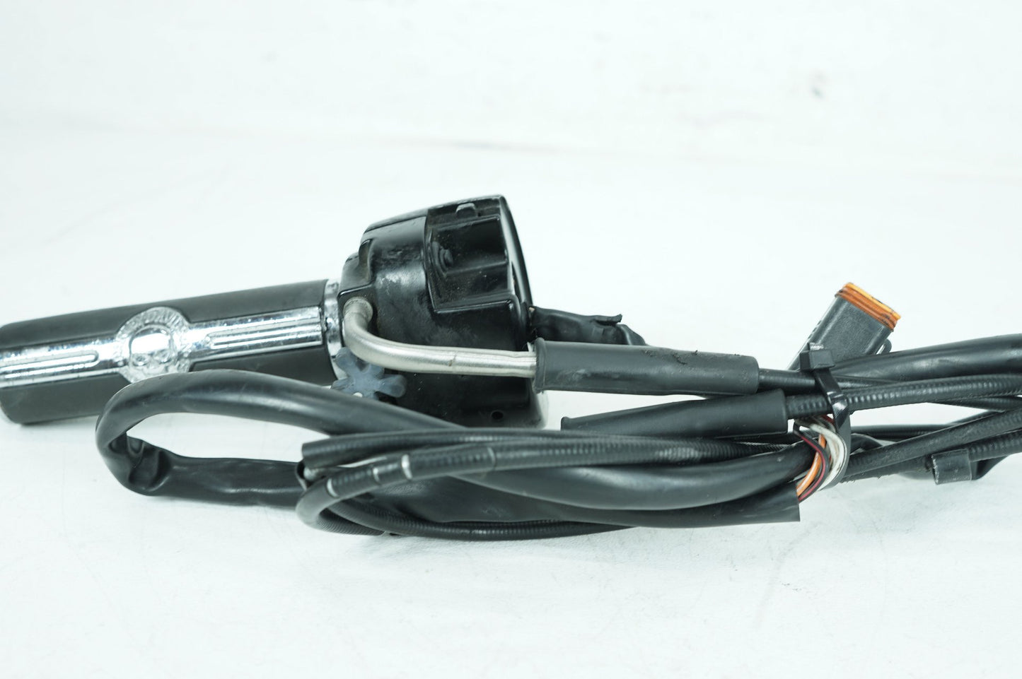 1999 - 2006 Harley-Davidson Softail Standard Right Engine Start Kill Switches Controls 71589-96B