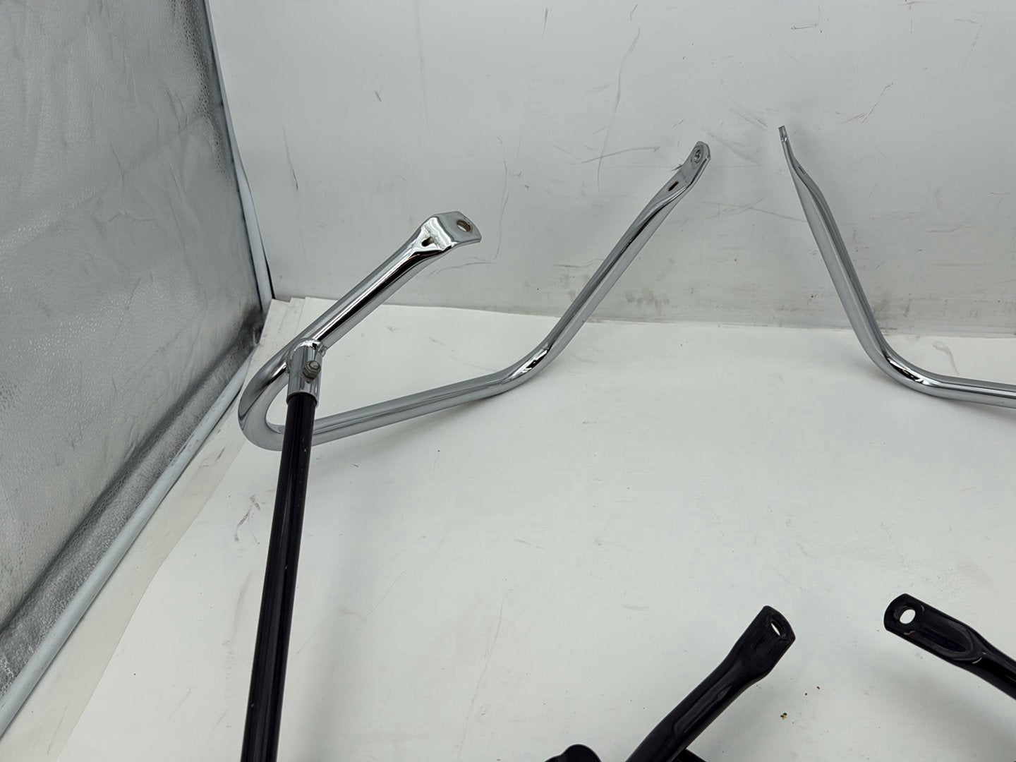 2011 Harley Road King Touring Classic Rear Left Right Saddlebag Guard Rails Bar