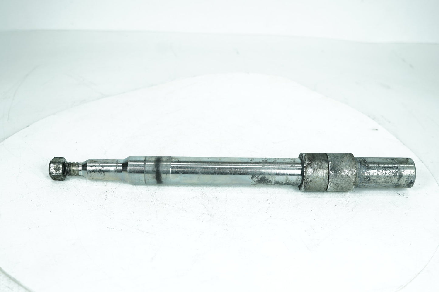 1999 - 2006 Harley-Davidson Touring Electra Glide Classic Front Wheel Axle Bolt Shaft  	43364-00