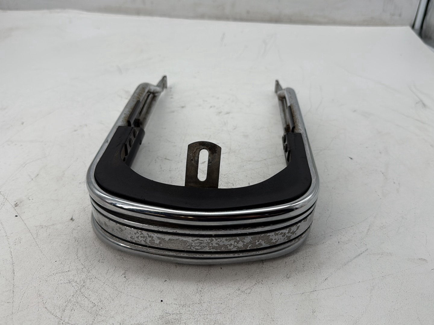 2006 Harley Touring FLHTCI Electra Glide Classic OEM Front Fender Bumper Rail Bar Cushion