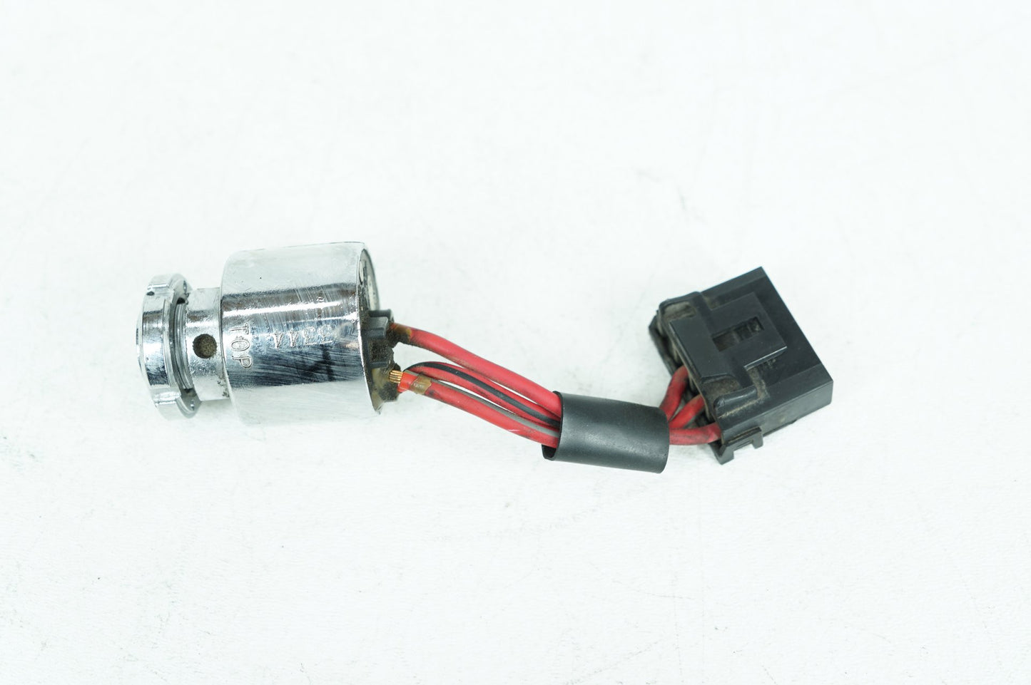 1999 - 2006 Harley-Davidson Dyna Low Rider Ignition Switch Cylinder Barrel Lockset NOKey  	71421-90B