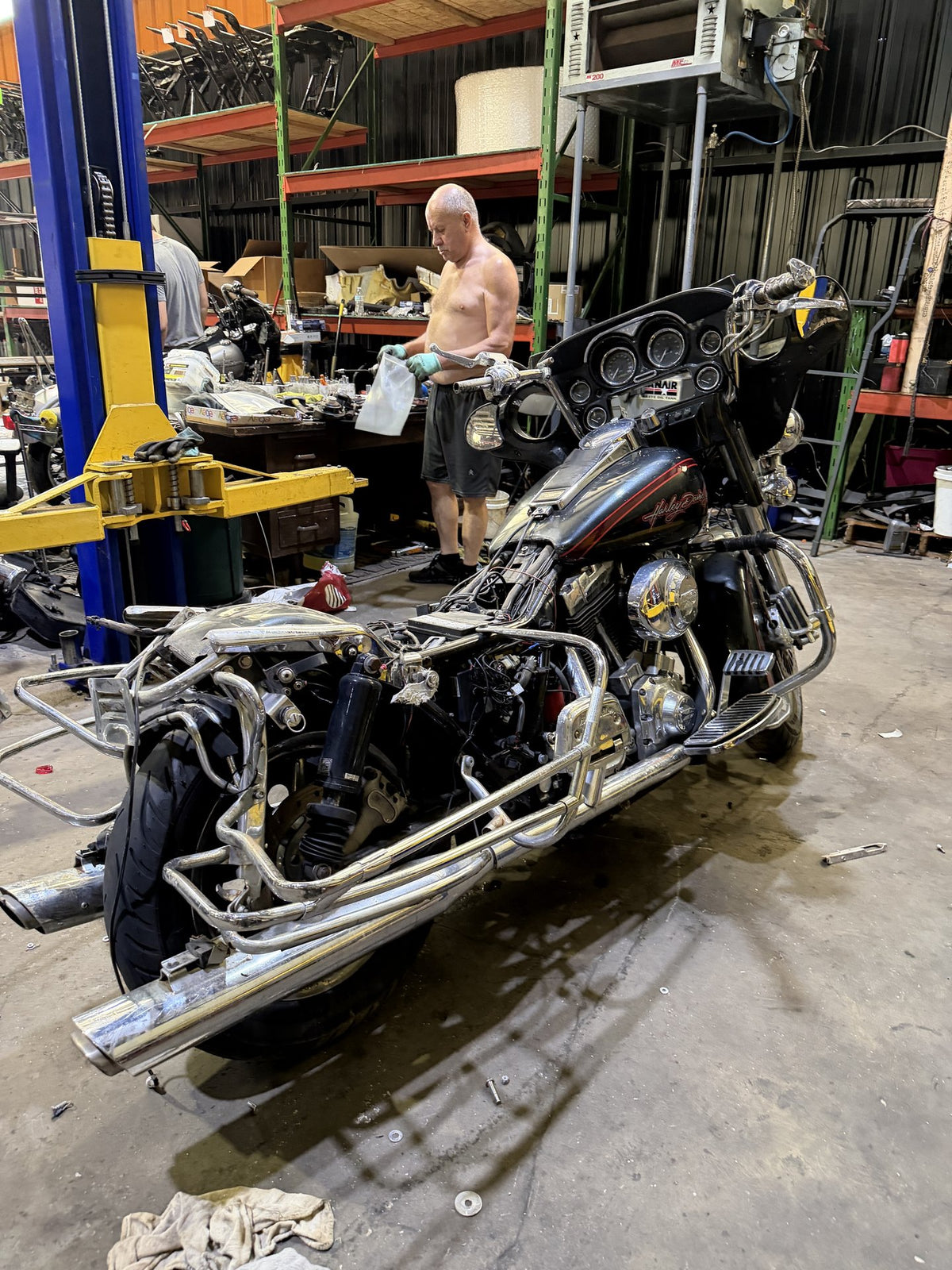 1999-2006 Harley-Davidson Electra Glide FLHT Touring
