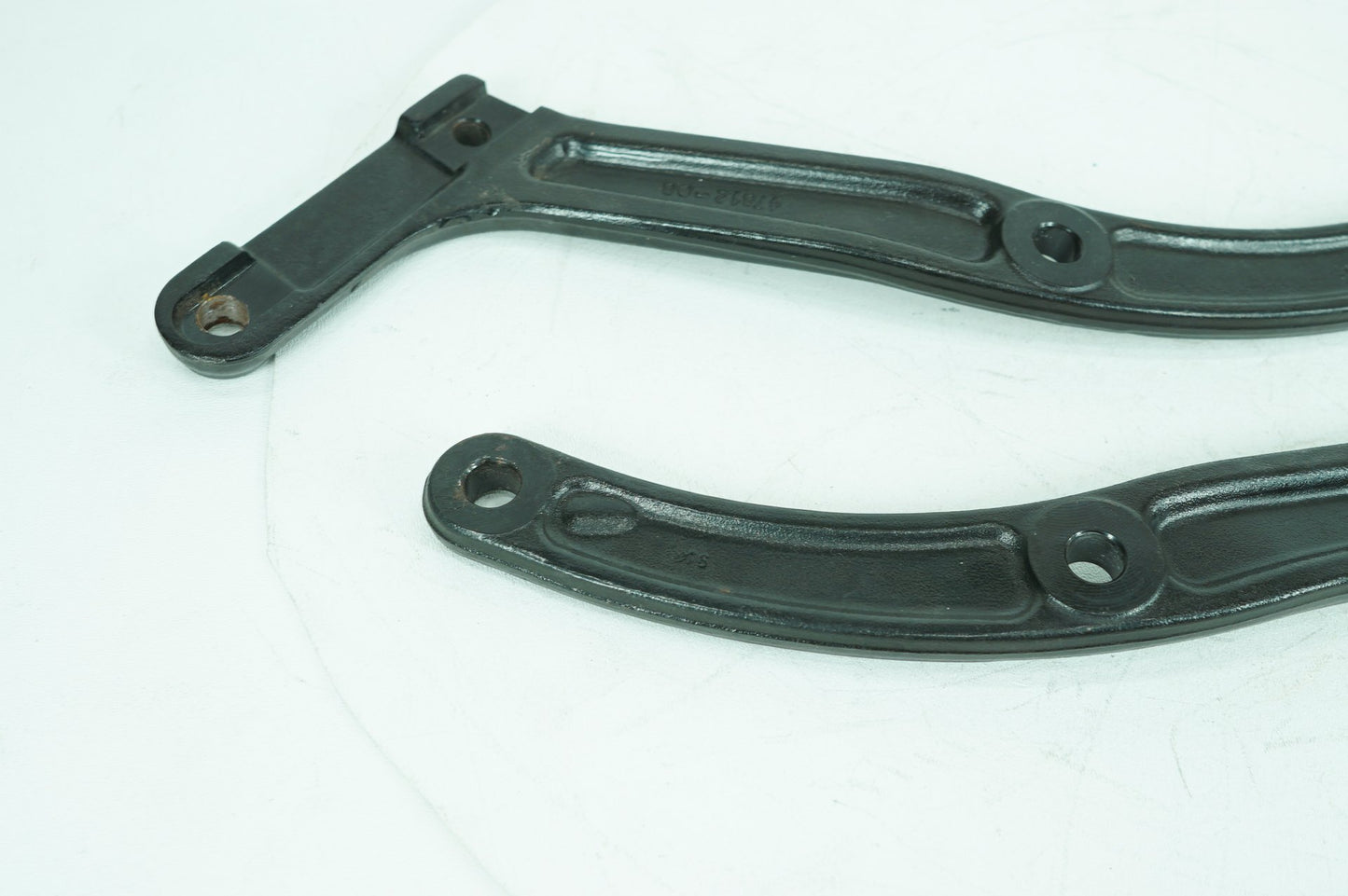 2000 - 2006 Harley-Davidson Softail Fat Boy Rear Left & Right Fender Support Bracket 47812-08