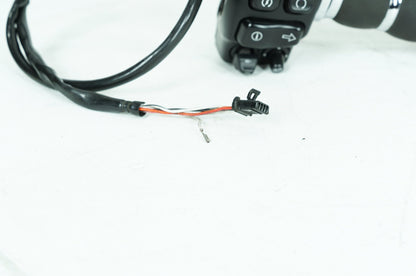 2017 - 2025 Harley-Davidson Touring Road Glide Ultra Right Engine Start Kill Switches Controls 71500129B